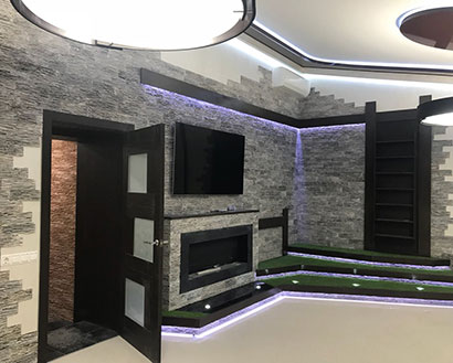 Зона чилаута на крыше многоэтажного дома